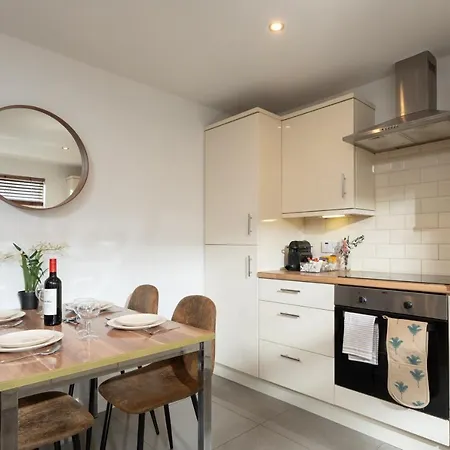 Cosy Modern City Centre 2 Bed Apartment Belfast Exterior photo